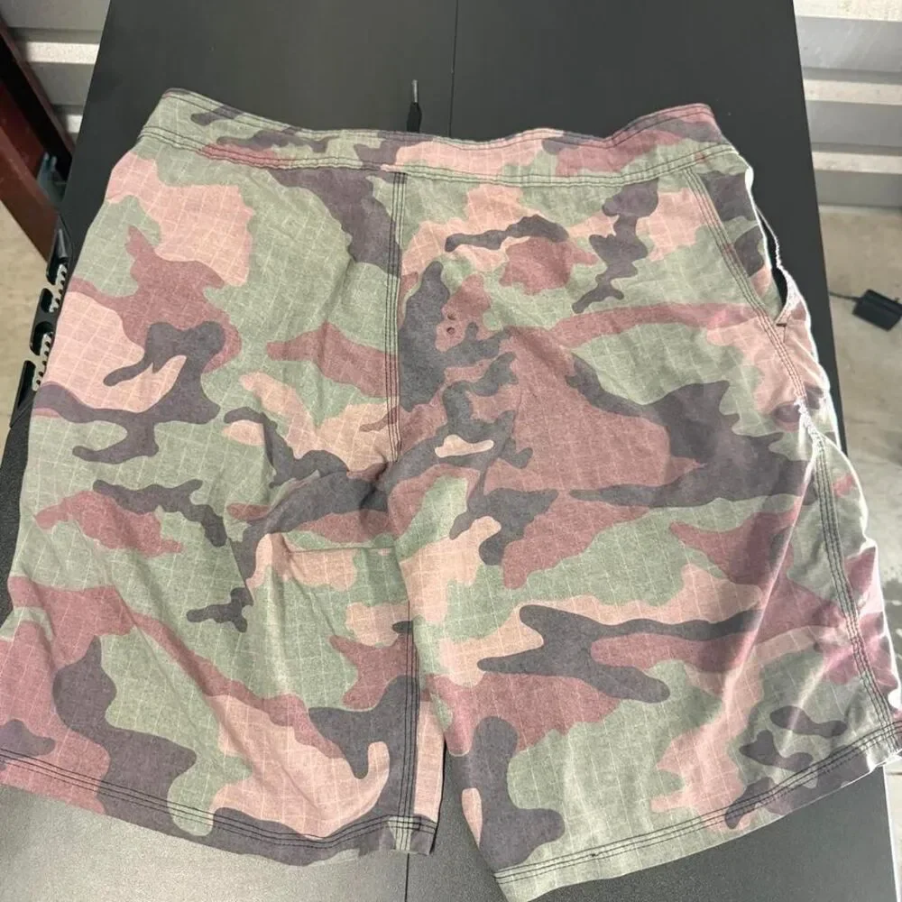 Source Unknown forged boardshorts